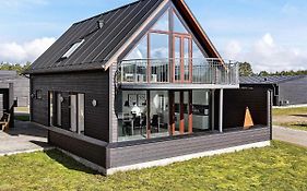 6 Person Holiday Home In R M